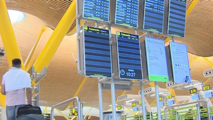Panel de vuelos en el Aeropuerto de Barajas