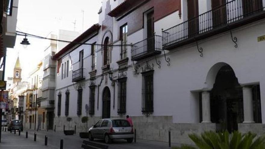 IU solicita un informe jurídico sobre varios contratos del Ayuntamiento de Puente Genil