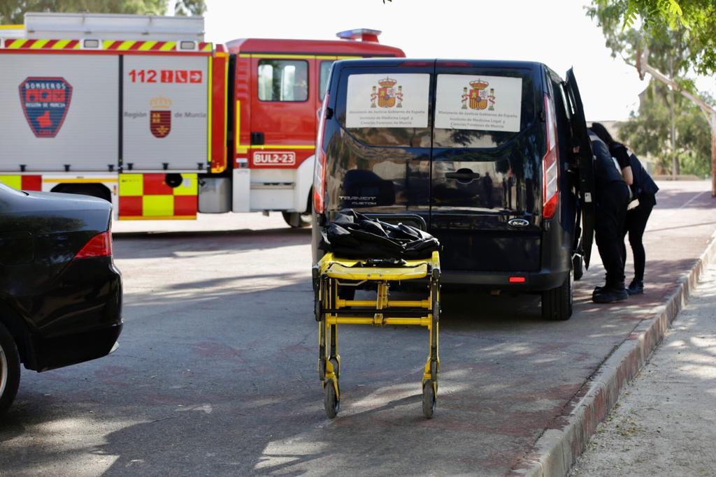 Encuentran muerto a un vecino de Lorca desaparecido encajado en el hueco entre dos casas