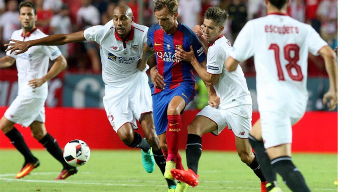 Rakitic volvió a Sevilla para jugar la ida de la Supercopa