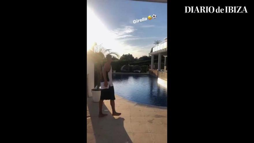 El golazo de El Shaarawy en una villa de Ibiza