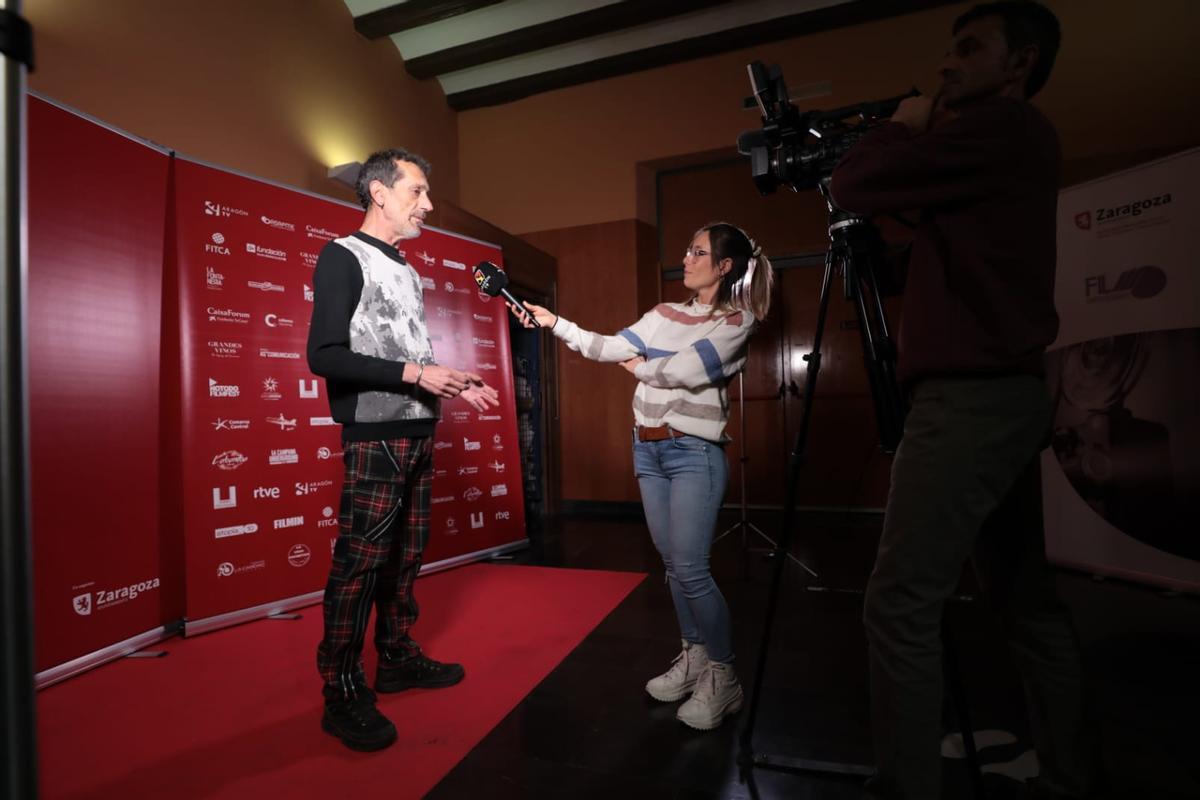 Presentación en la Filmoteca de Zaragoza del documental de Manolo Kabezabolo