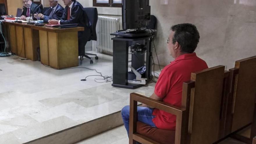 El procesado, de 48 años, ayer durante el juicio celebrado en la Audiencia de Palma.
