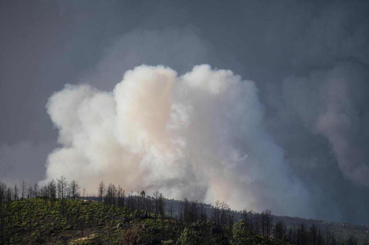 Fotogalería | Las imágenes del incendio de Las Hurdes