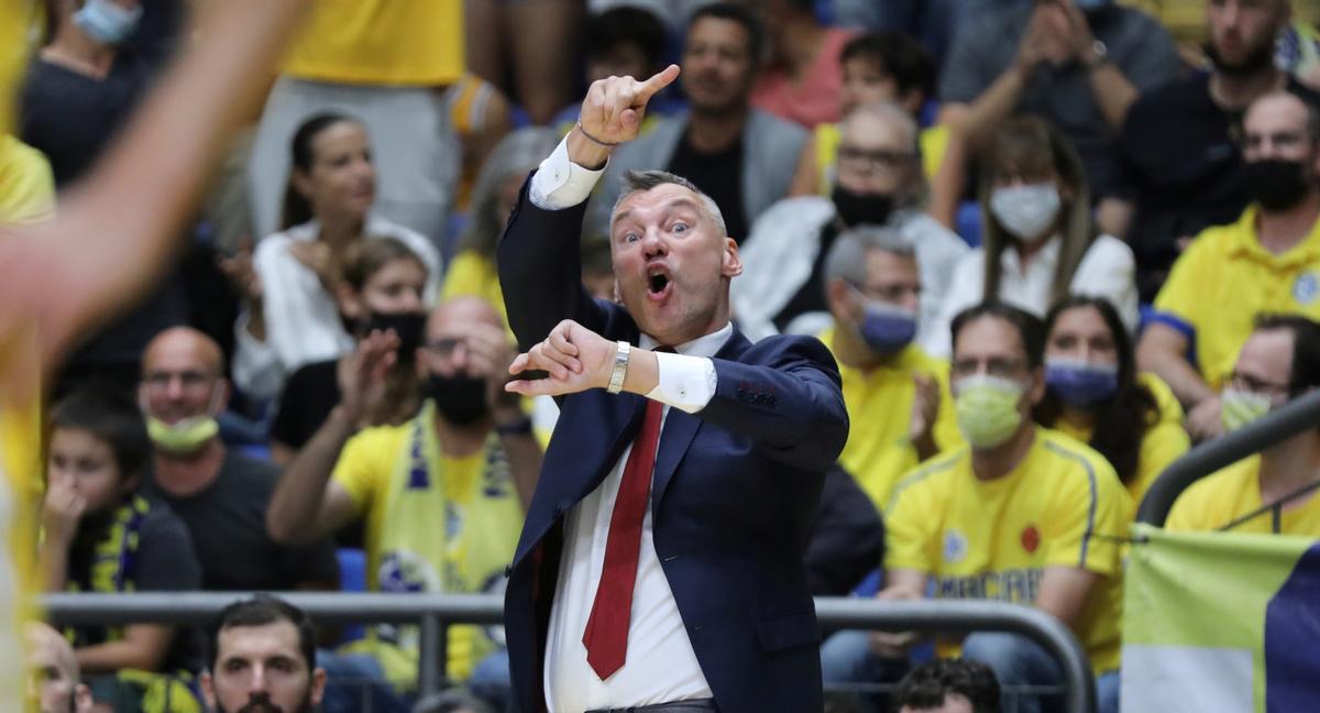 Jasikevicius lamentó la mala entrada en el partido de su equipo