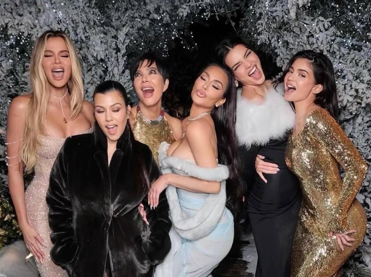 Kris Jenner con todas sus hijas: Khloé, Kourtney y Kim Kardashian y Kendall y Kylie Jenner