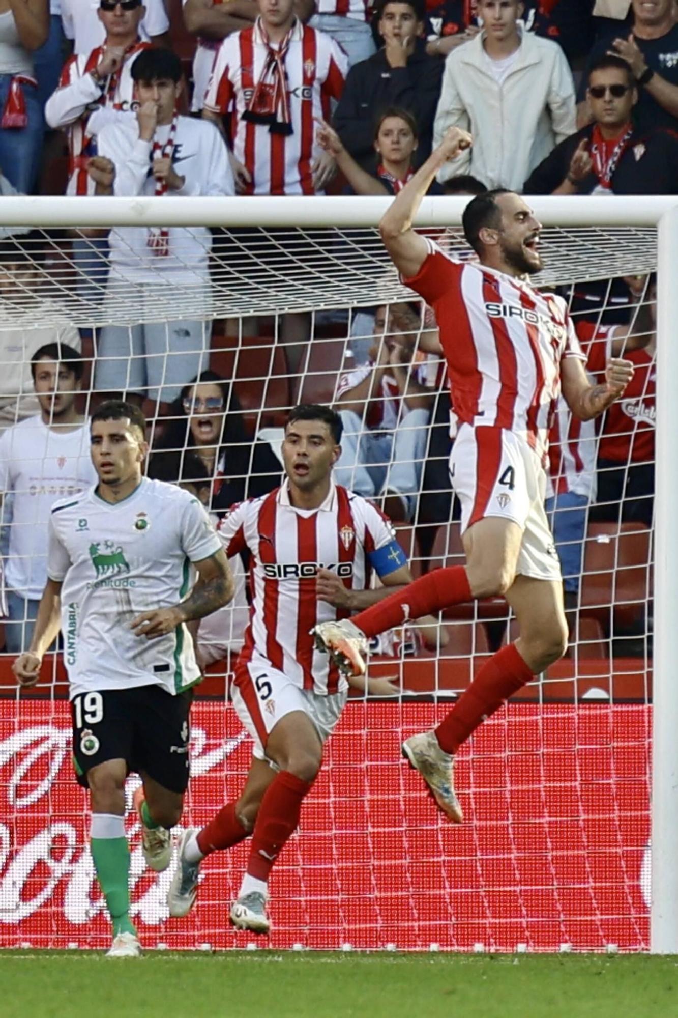 EN IMÁGENES: El partido del Sporting- Racing de Santander en El Molinón