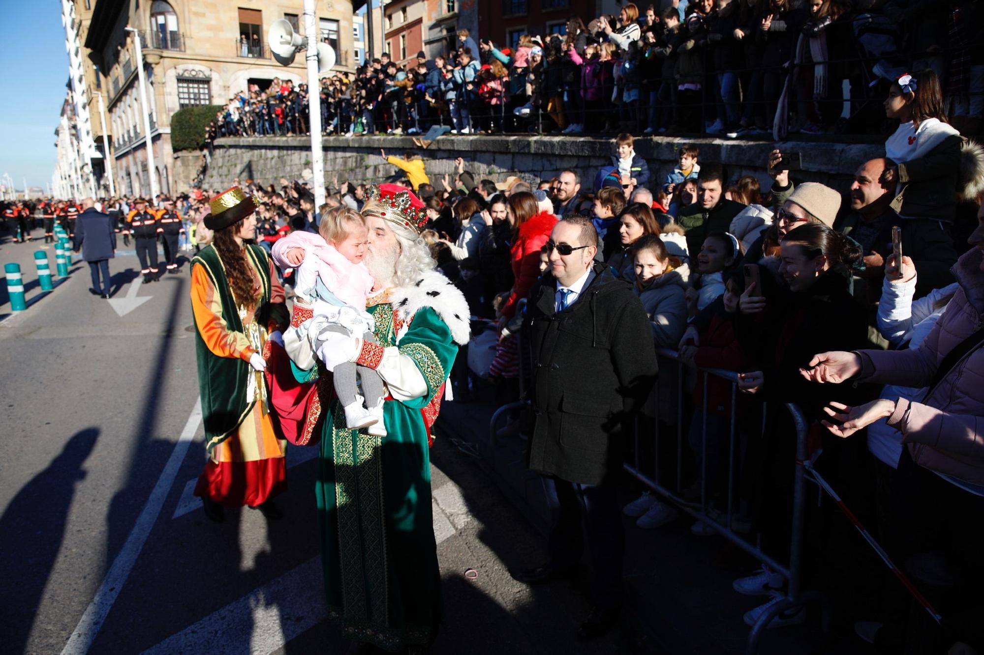 Así ha sido la llegada de los Reyes Magos a Gijón