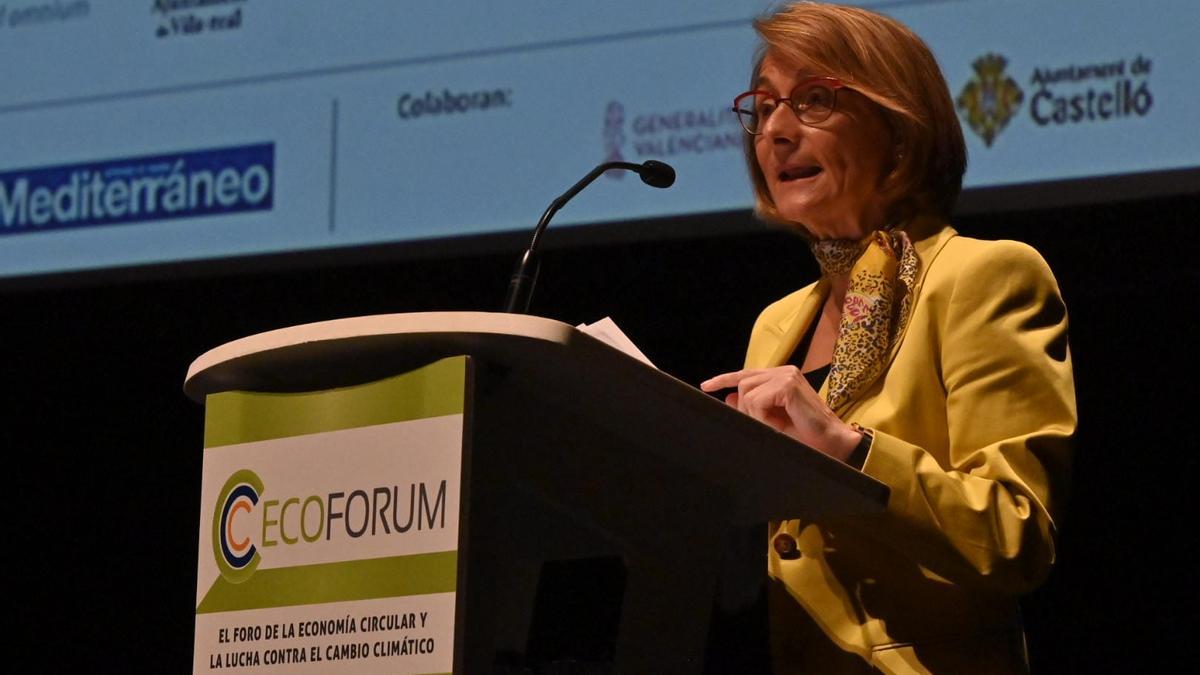 La rectora, Eva Alcón, en la inauguración del Ecoforum