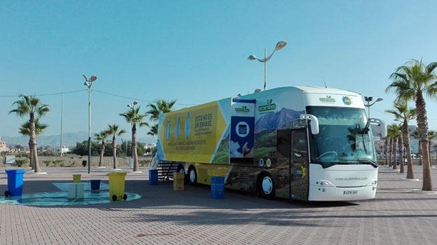 Autobús en fomento del reciclaje en Ronda.