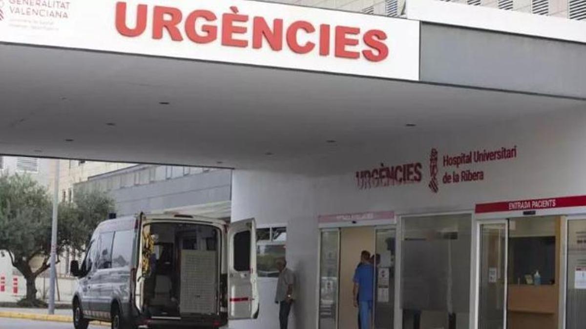Acceso al área de Urgencias del hospital en una imagen de archivo.