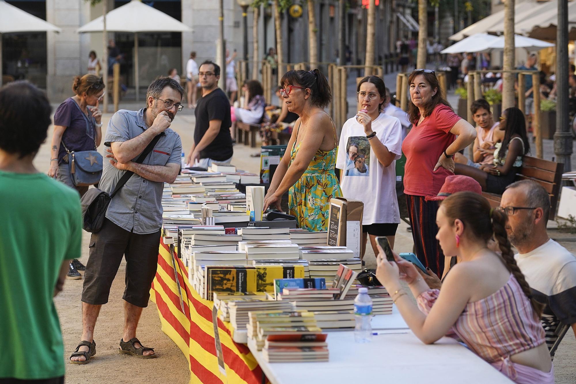 Un Llibrestiu sufocant ple de llibres i buit de públic