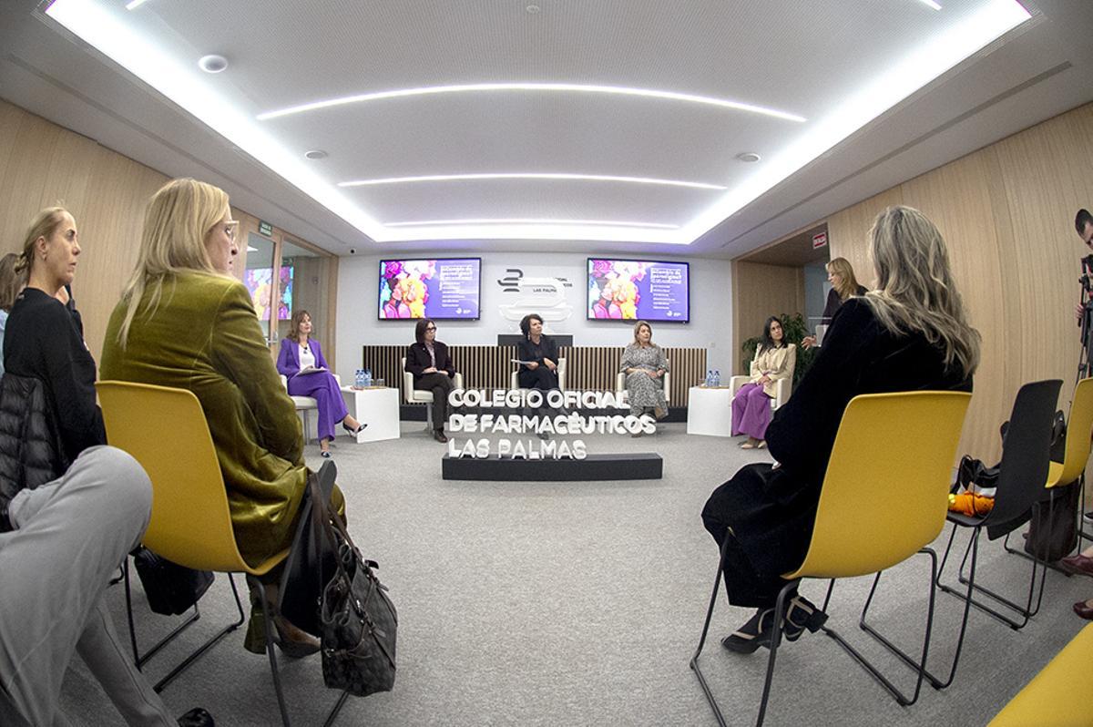 Rita Mendoza reclama más mujeres en las estructuras de dirección del sector sanitario Rita Mendoza reclama más mujeres en las estructuras de dirección del sector sanitario