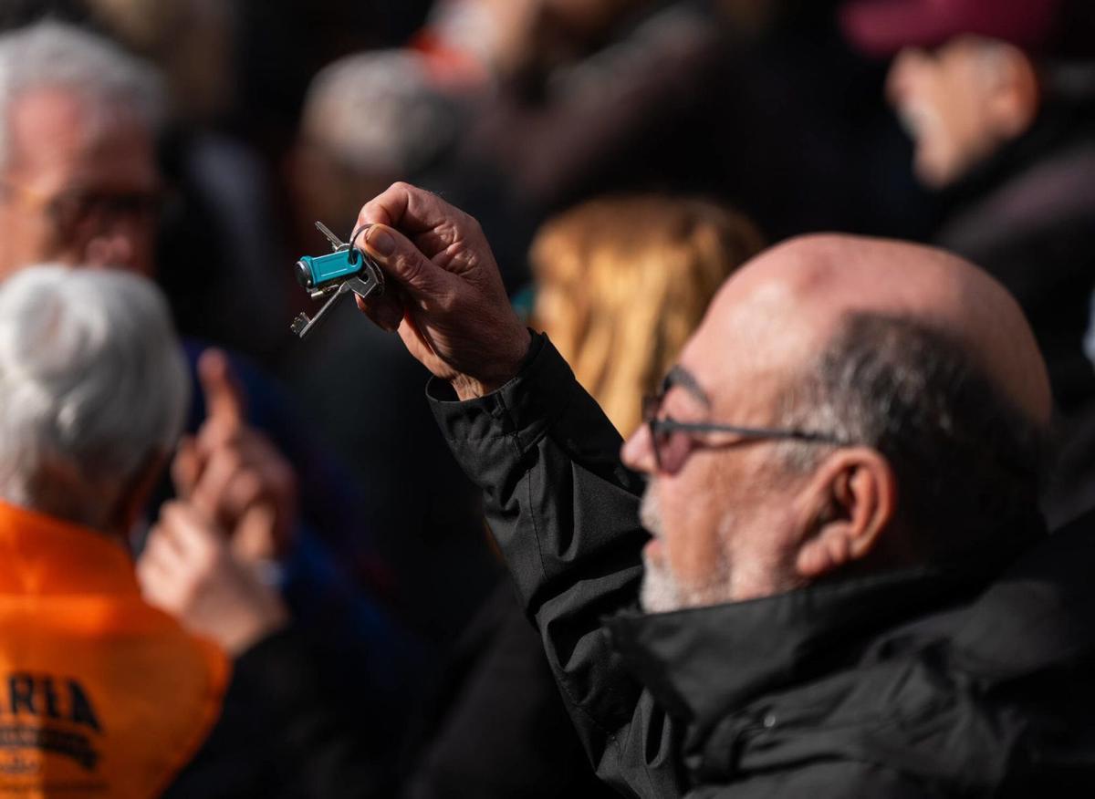 Almenys 900 famílies esperen un habitatge d’emergència a Catalunya