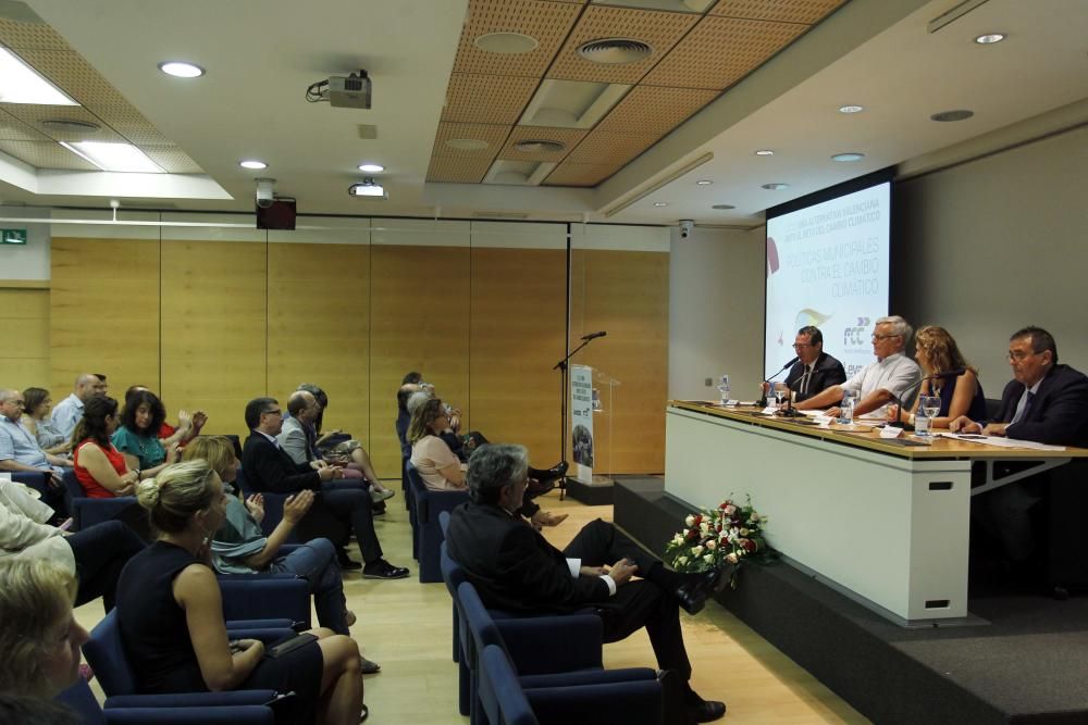 Mesa redonda: Políticas municipales contra el cambio climático