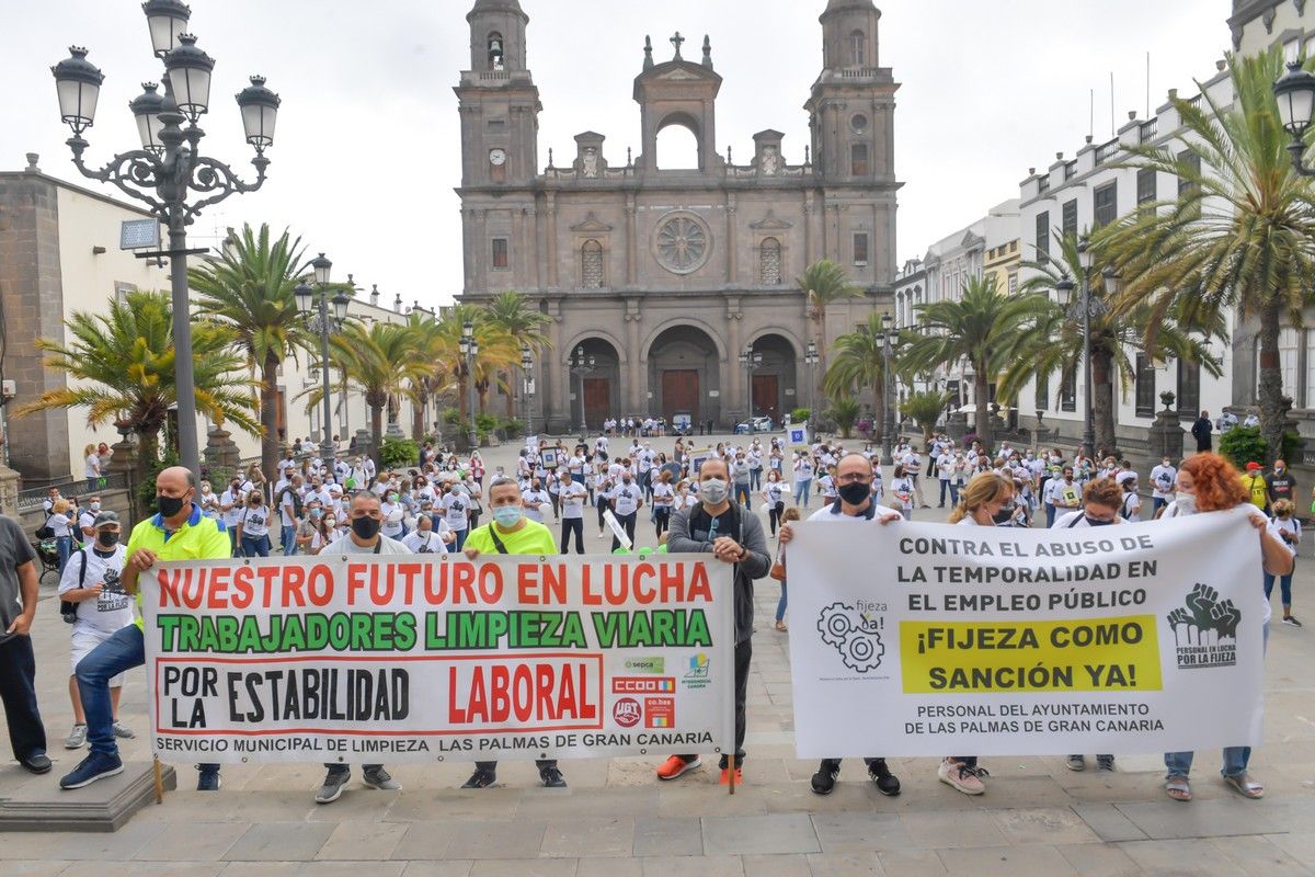 Manifestación de empleados municipales para exigir que los hagan fijos