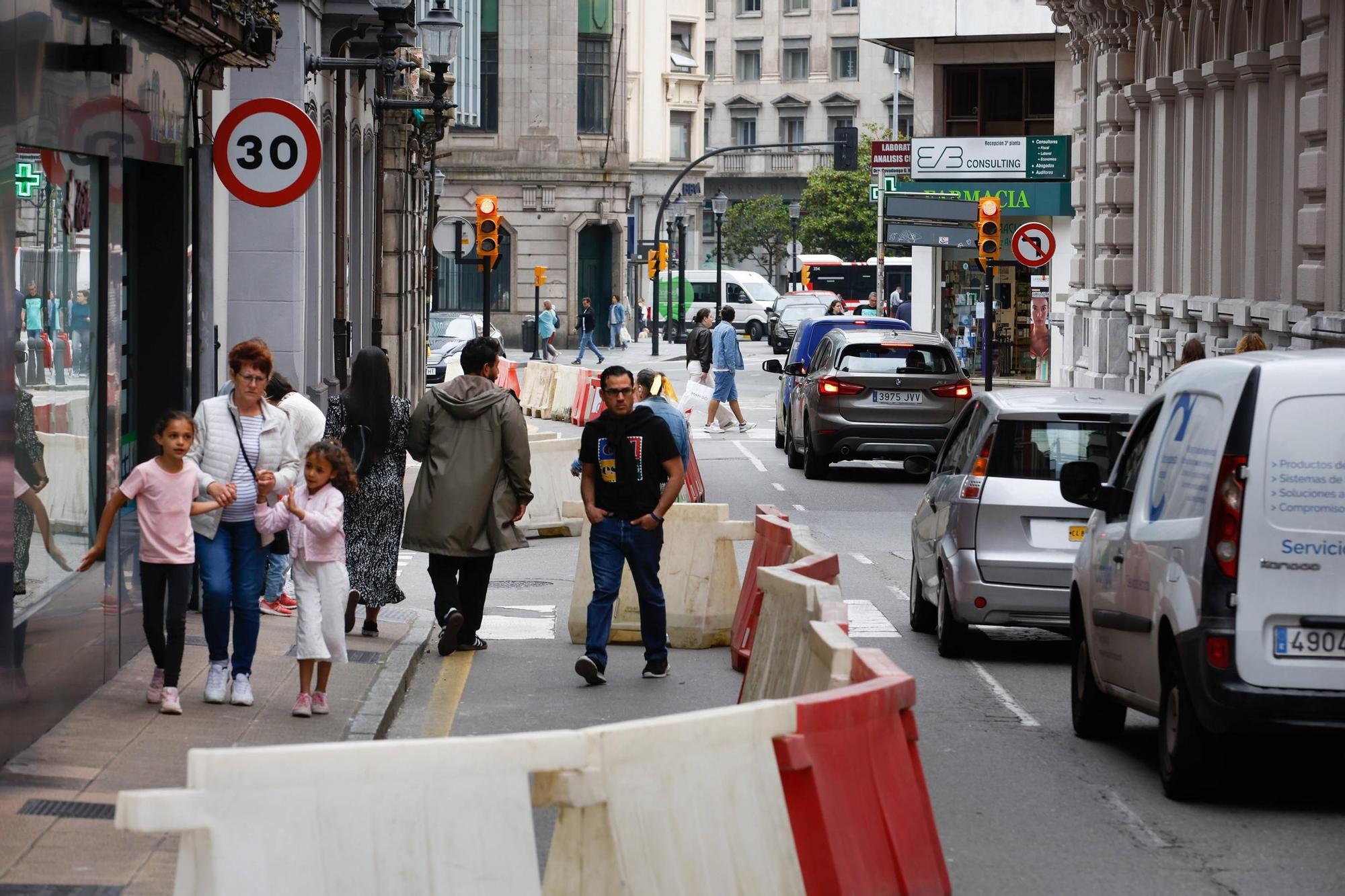 Los cambios de tráfico en el centro de Gijón pasan la prueba: "Es viable" (en imágenes)