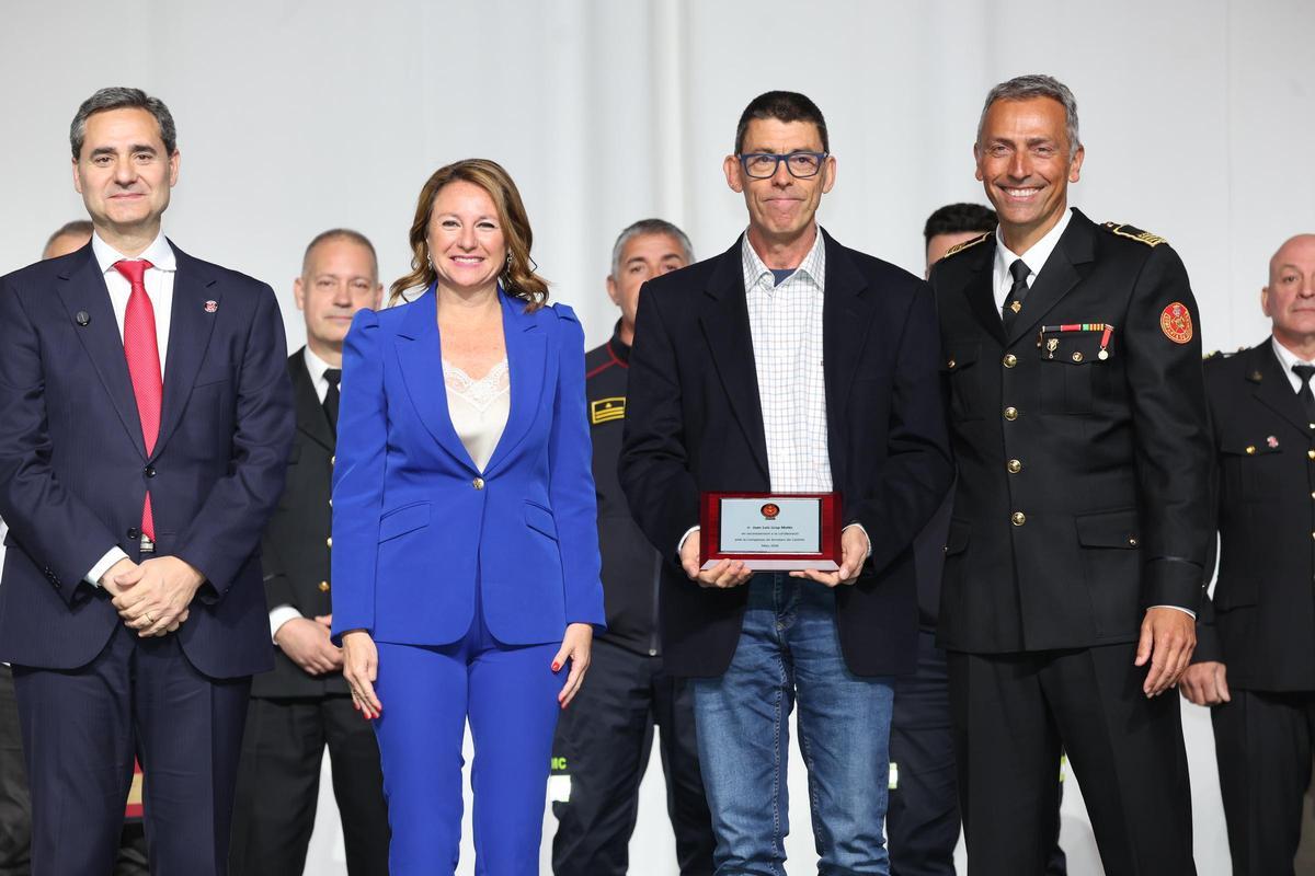 El Cuerpo de Bomberos de Castelló celebra a su patrón. Estos son todos los homenajeados en el acto