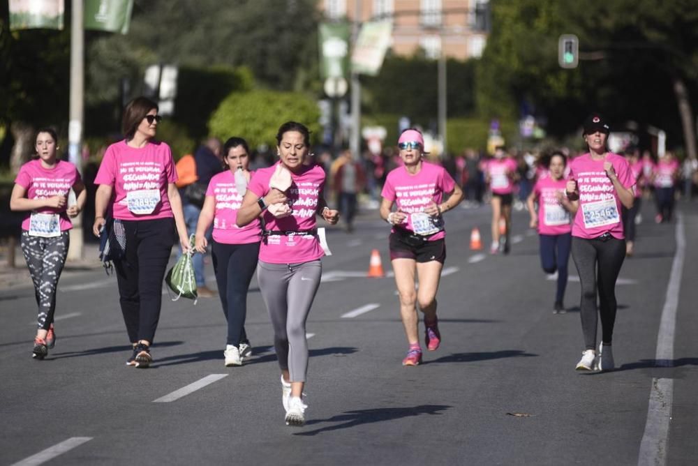 Ambiente en la V Carrera de la Mujer de Murcia