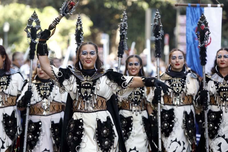 Actos del 9 d'Octubre: Desfile de Moros y Cristianos