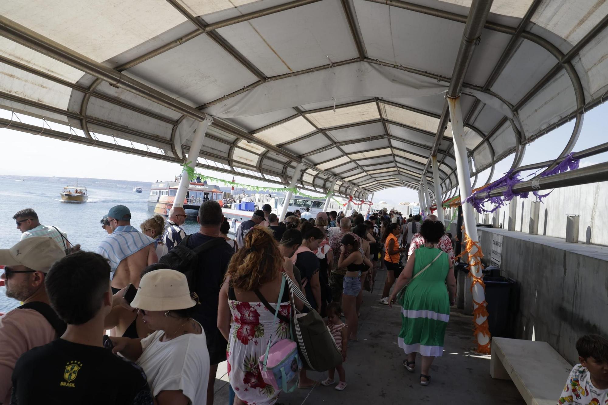 Barcala pedirá a Cultura mantener los toldos en Tabarca hasta noviembre