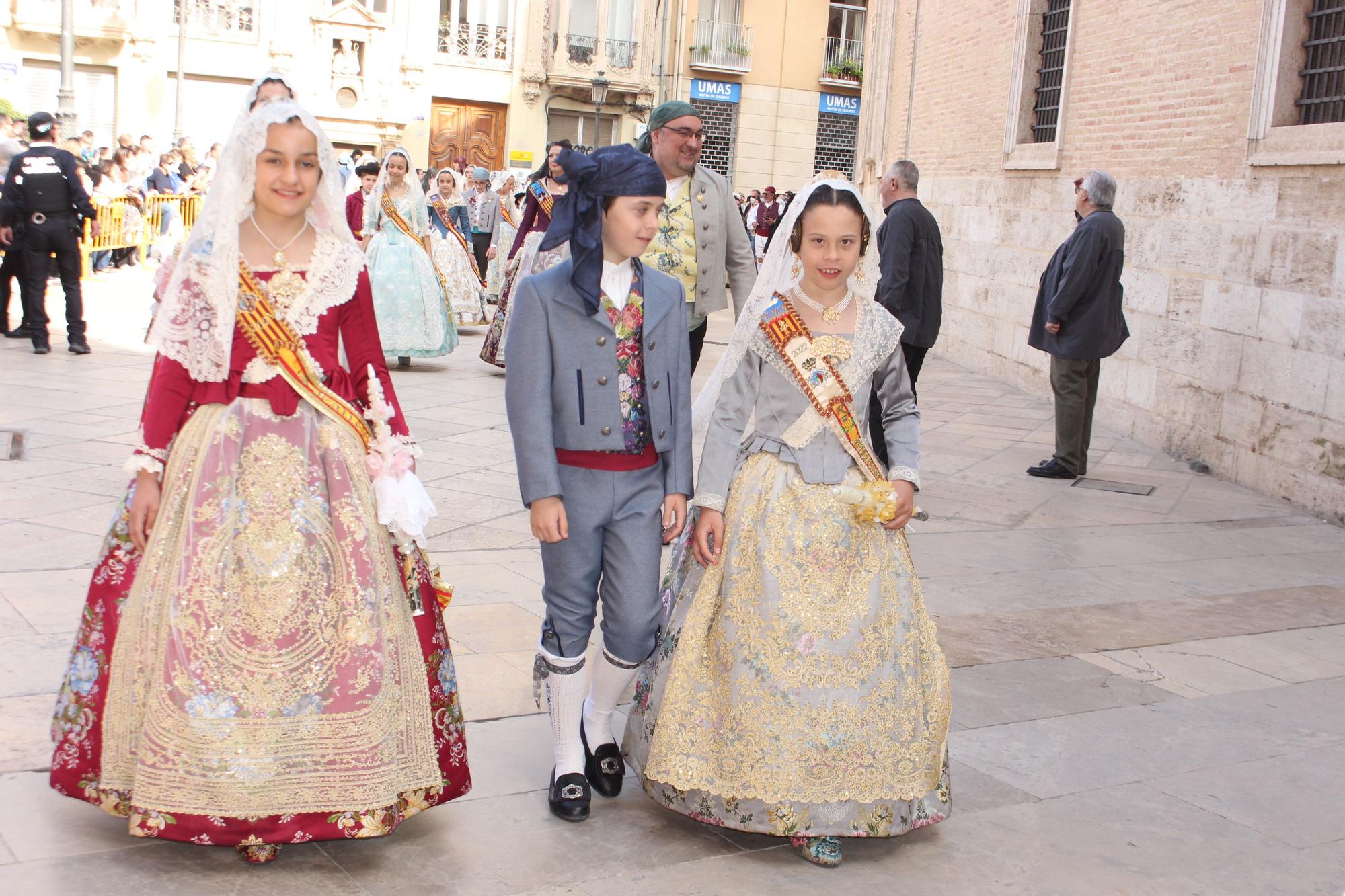 La fuerza de las Fallas en la Procesión de la Virgen (I)