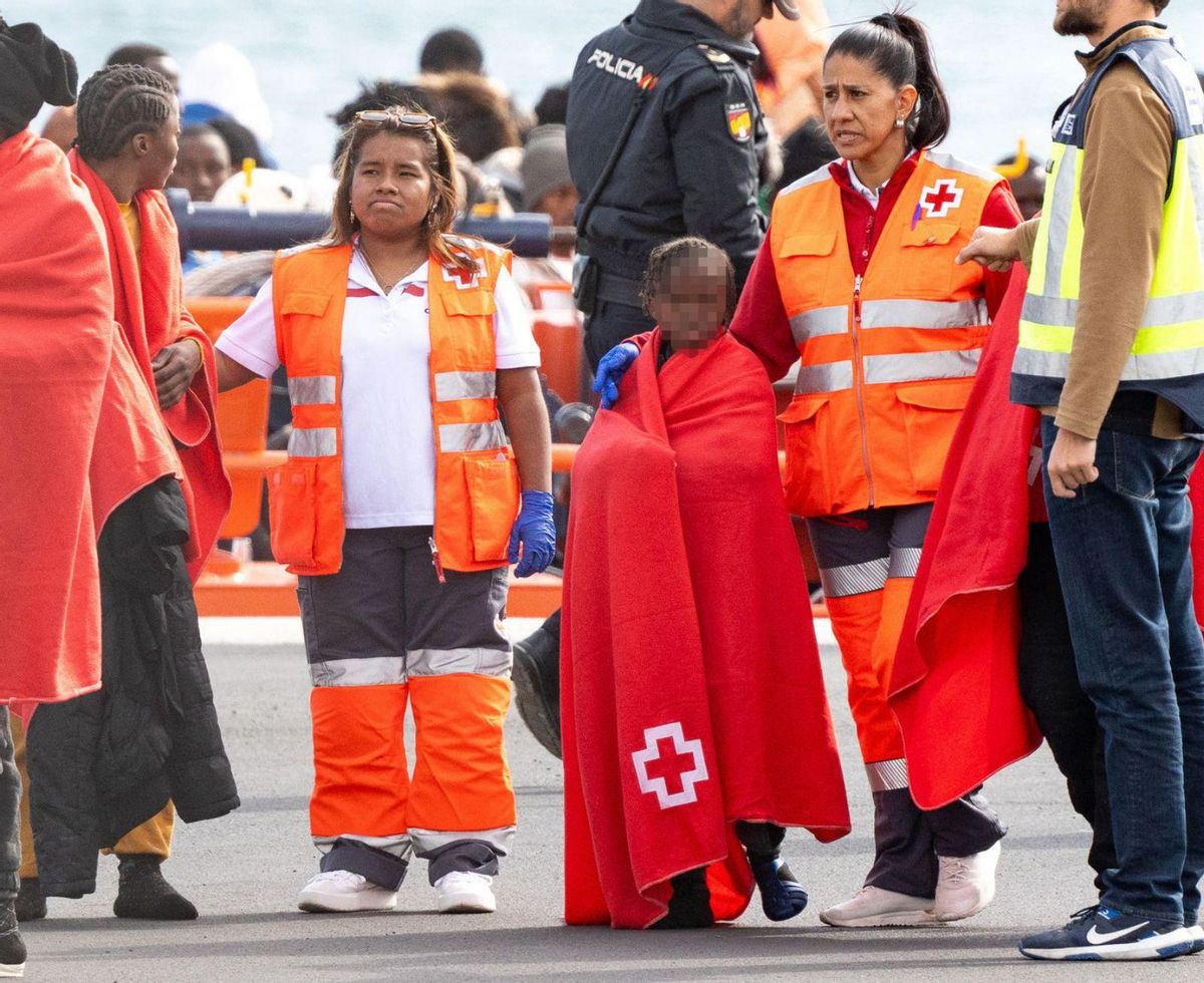 El Govern iniciarà dilluns el trasllat des de les Canàries de menors migrants El Govern iniciarà dilluns el trasllat des de les Canàries de menors migrants