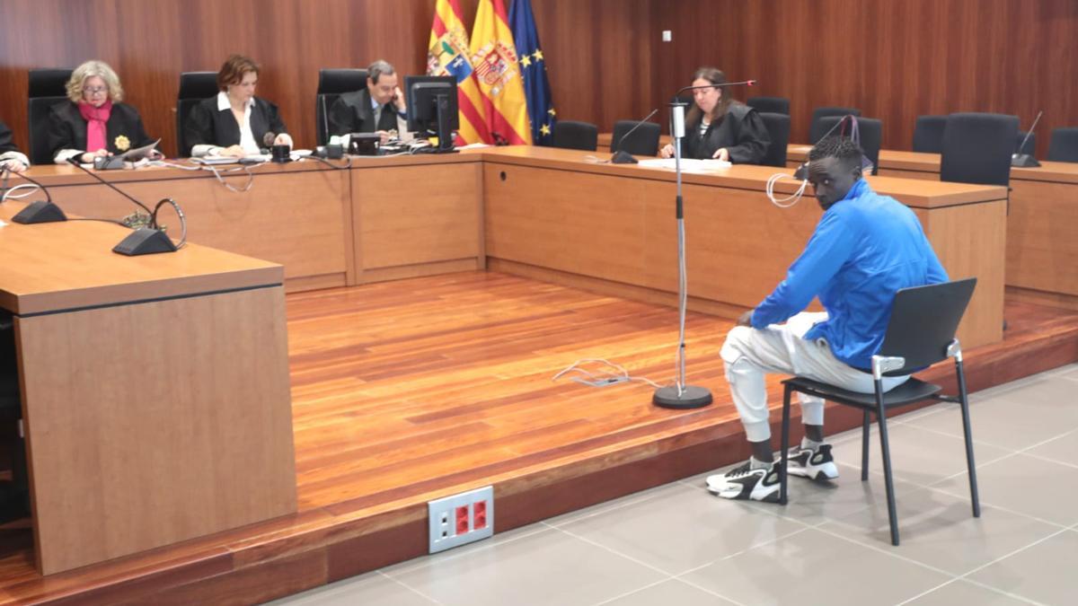Abdoulaye Gueye, momentos antes de reconocer los hechos ante el tribunal de la Audiencia Provincial de Zaragoza.