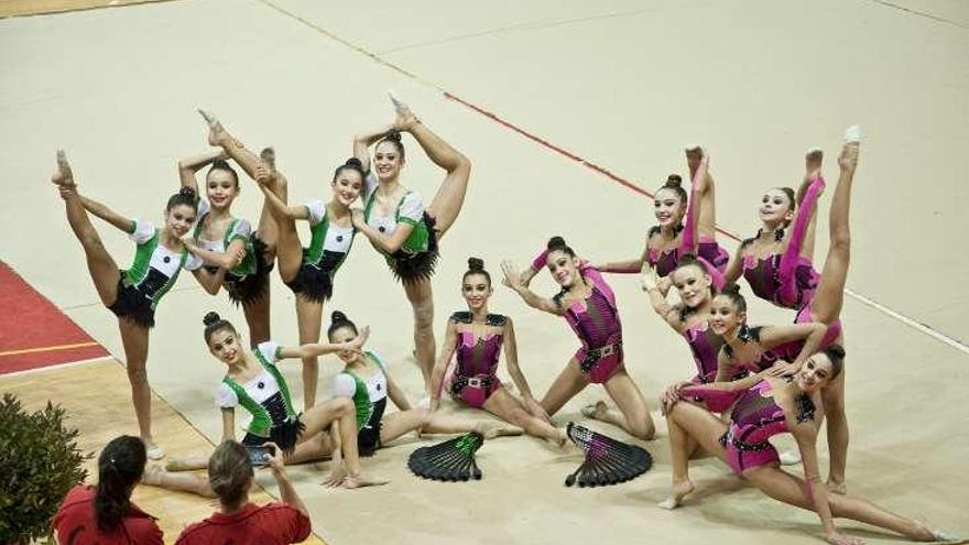 Las gimnastas del equipo ourensano. // FdV