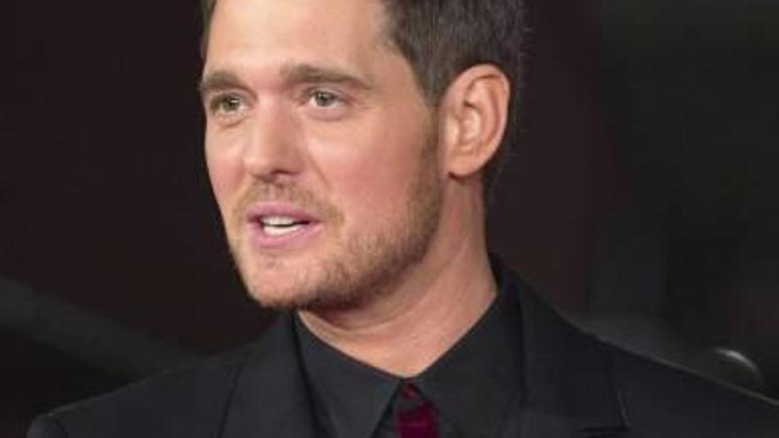 Michael Bublé suspende su actividad por el cáncer de su hijo