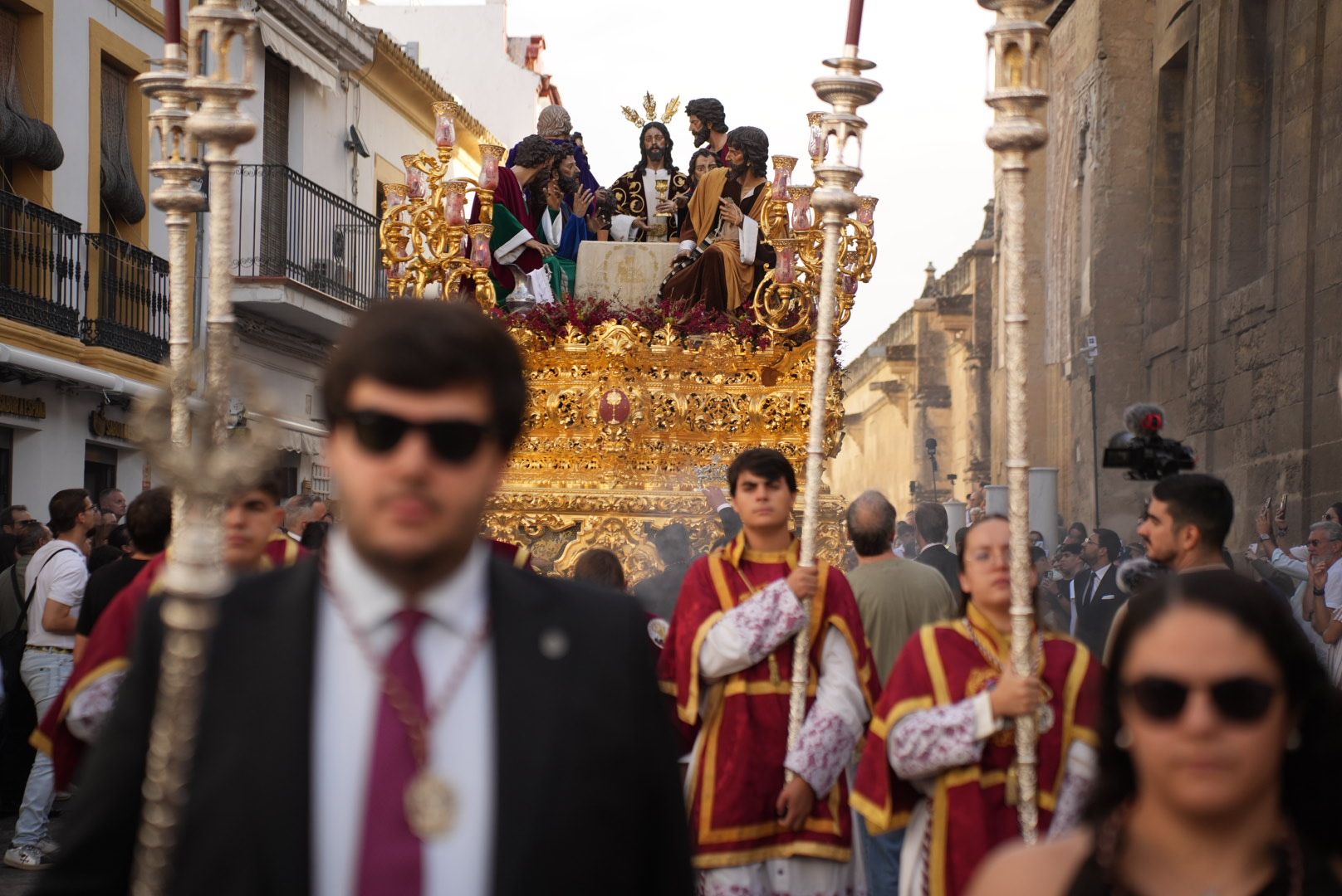 El regreso de La Cena a su templo, en imágenes