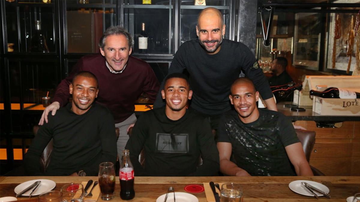 Gabriel Jesus y algunos de sus nuevos compañeros cenaron con Pep Guardiola y Begiristain