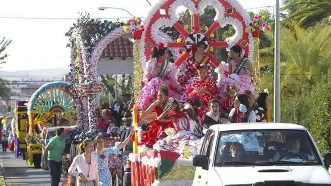 Cata, Batalla de las Flores, romerías, festivales... vuelve la traca del Mayo Festivo