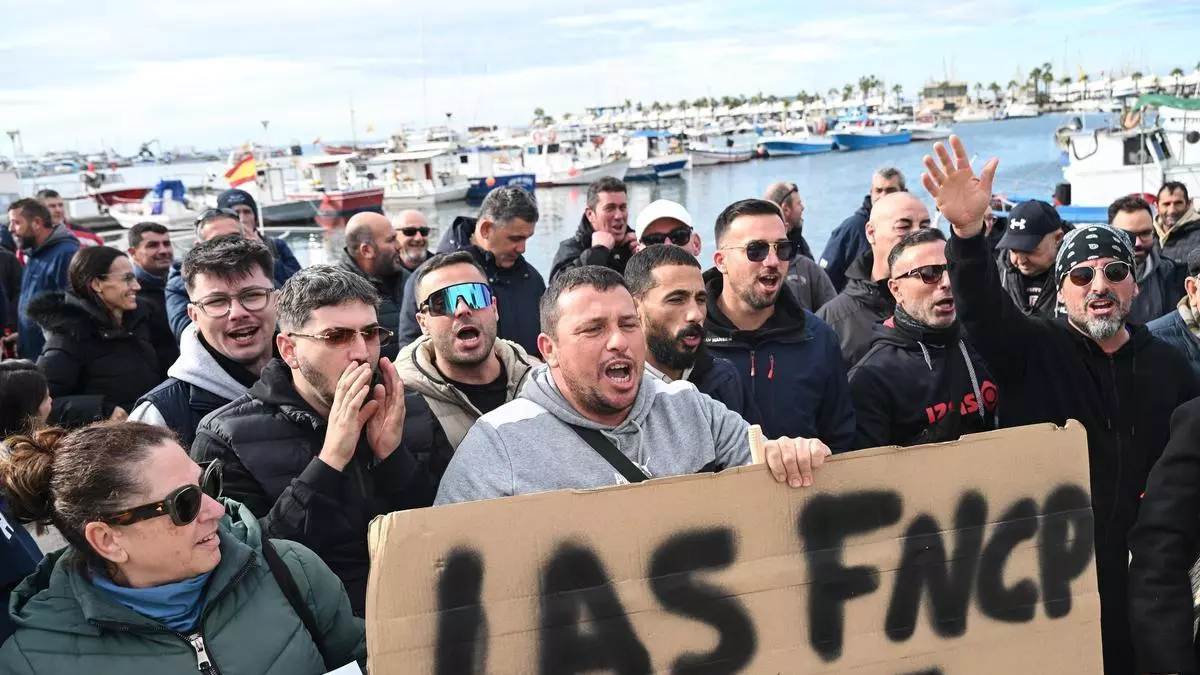 Los pescadores de Santa Pola dicen "basta" tras las últimas exigencias de Europa