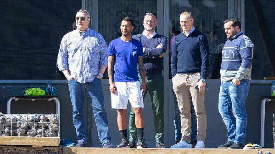 De izquierda a derecha: Miguel Ángel Ramírez, Jonathan Viera, Toni Otero y Luis Helguera, ayer en la ciudad deportiva.