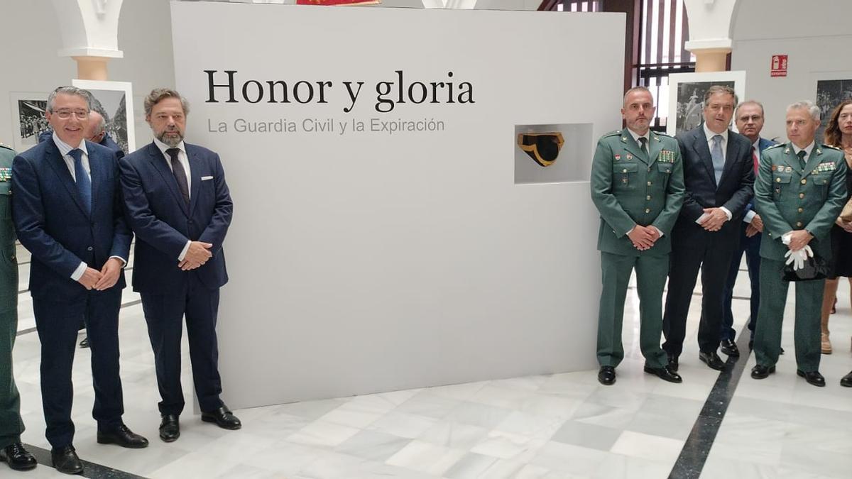 Inauguración de la exposición de la Expiración y la Guardia Civil en el Ayuntamiento de Rincón de la Victoria.