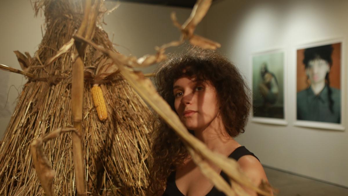 Yas de Luaces, investigadora musical gallega de 27 años que apuesta por resistir en el rural: «O tema non é voltar, o caso é ter razóns para non marchar»