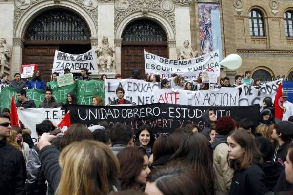 Fotogalería: Manifestación de estudiantes en Zaragoza