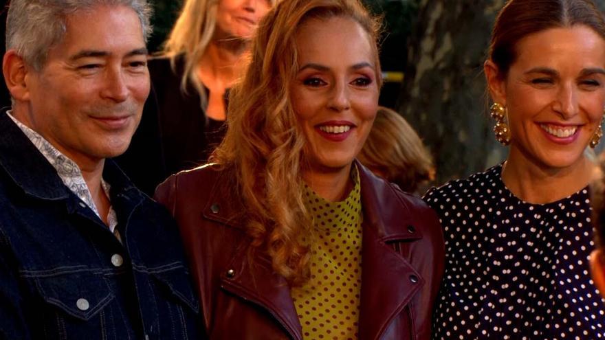 Rocío Carrasco, con Boris Izaguirre y Raquel Sánchez Silva en el desfile de Palomo Spain.