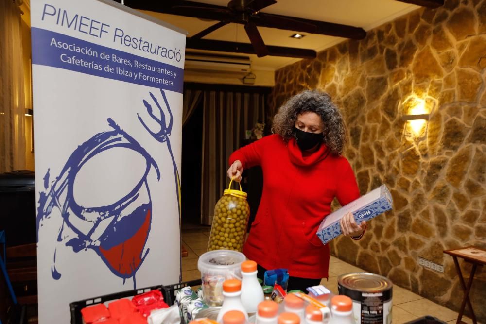 Bares y restaurantes de toda Ibiza donan alimentos para Cáritas y Carritos Solidarios