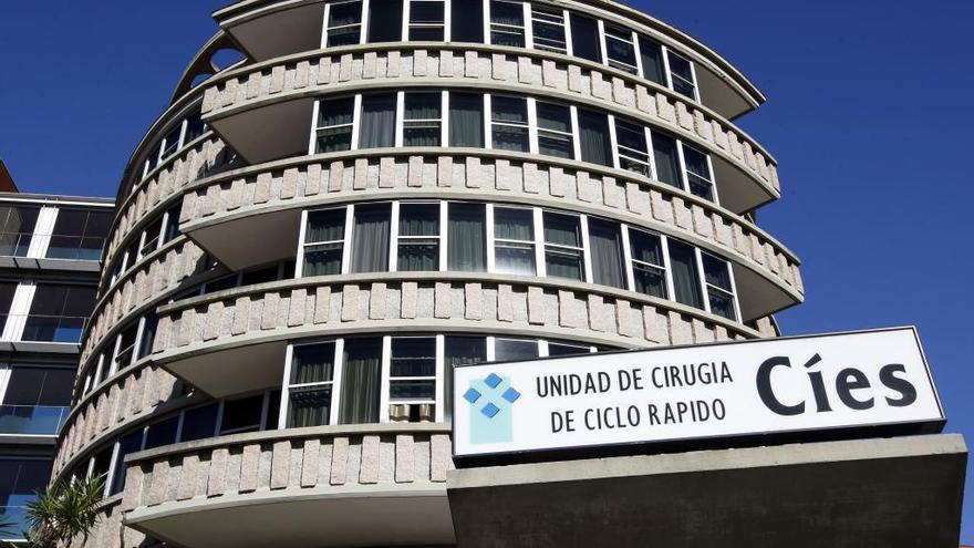 Las dos fincas urbanas, el edificio y el terreno, que ocupan el Xeral Cíes en la Avenida de Madrid, serán subastadas. // Faro