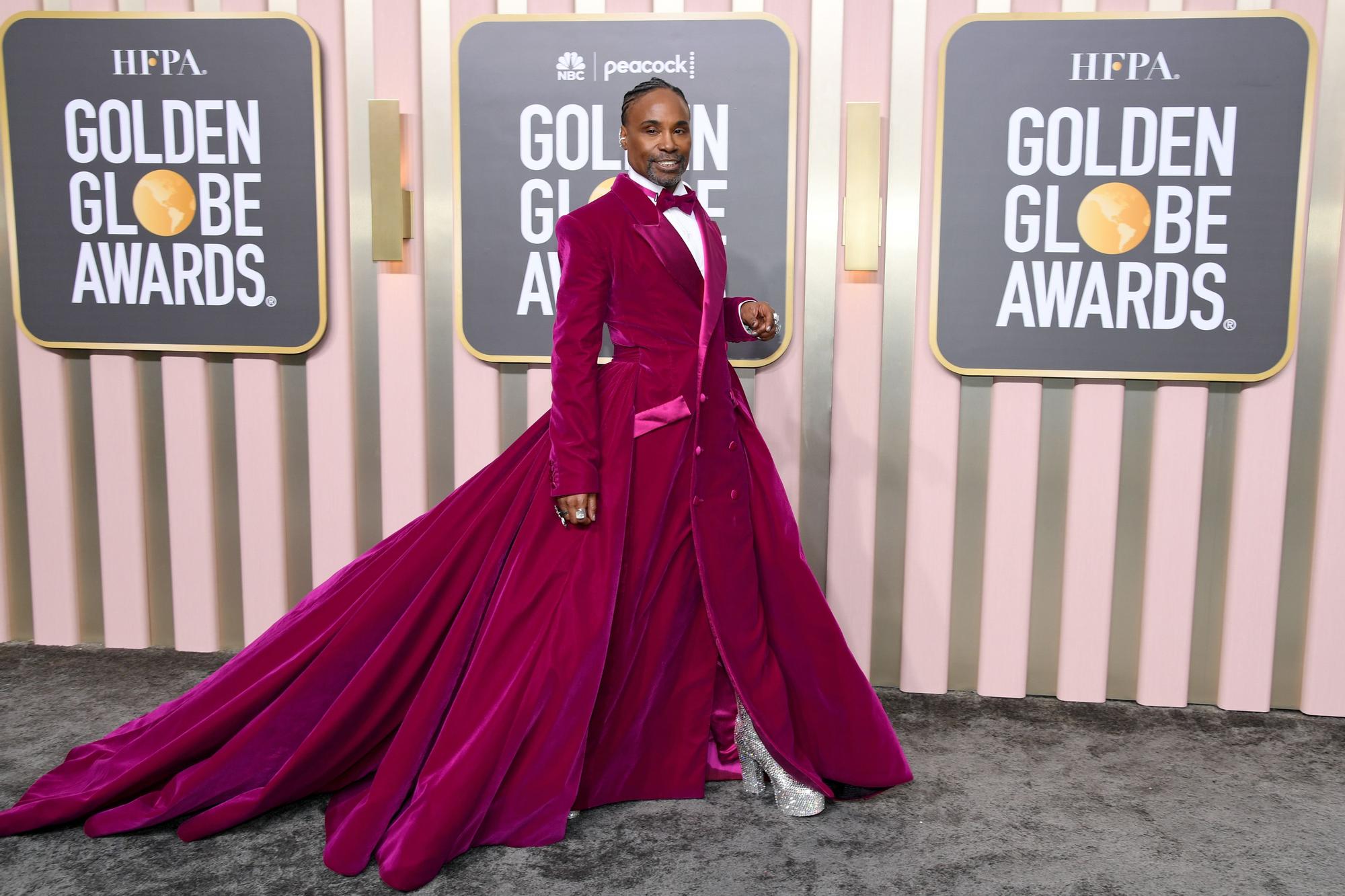 Billy Porter con un vestido de Christian Siriano en los Globos de Oro 2023