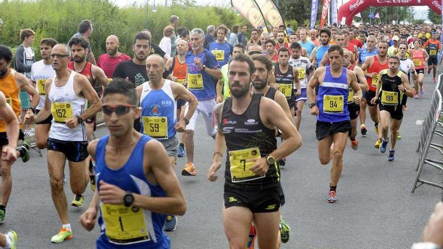 Salida de la carrera popular de Vuelta a Oza del año pasado.