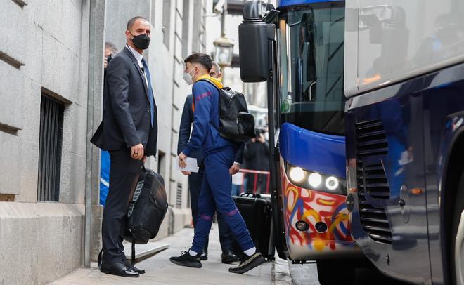 La caótica llegada del Barça al hotel de concentración