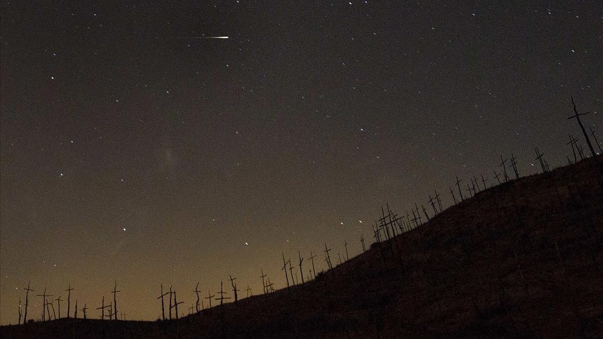 La lluvia de Perseidas el año pasado en Marganell (Bages), un municipio cerca de Montserrat.