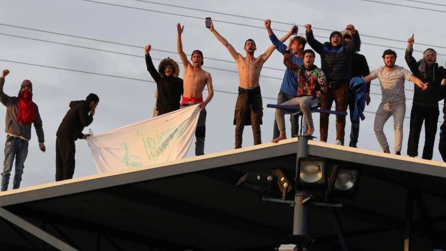 Varios internos se suben a la azotea del CIE de Aluche para pedir &quot;libertad&quot;