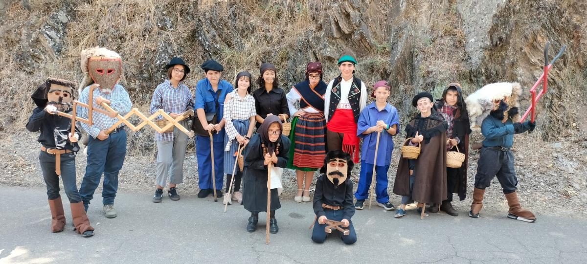 San Vicente de la Cabeza recupera El Atenazador, la única mascarada ibérica del verano