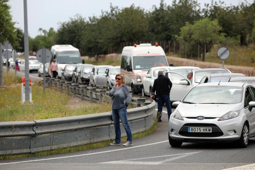 Colapso en las carreteras por la carrera ciclista