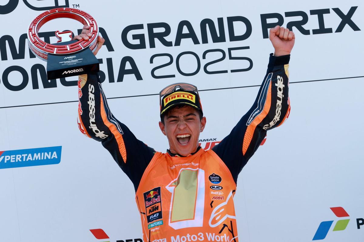 Rueda celevra su título