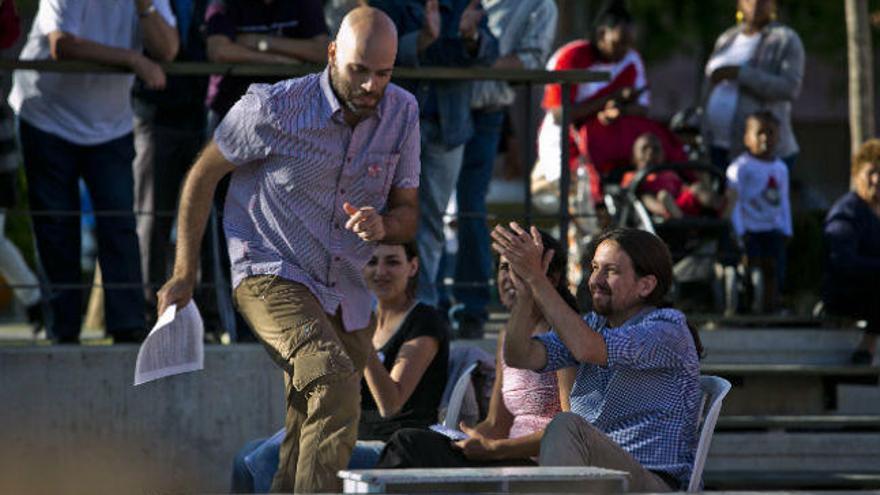 José Vicente Bustamante, líder de Podemos en Elche, en un acto en 2014 al que acudió Pablo Iglesias